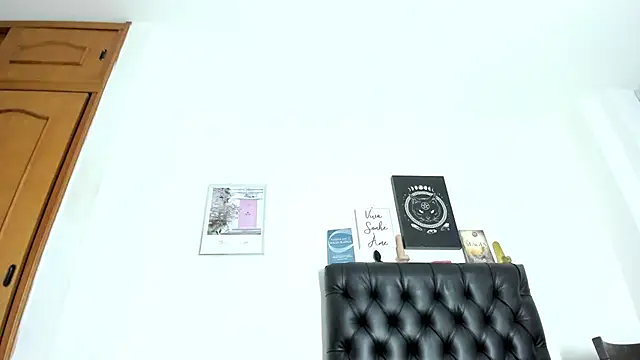 Snapshot of JohanyLatino chatting on January 28, 2025, 5:11 am JohanyLatino online show from January 28, 2025, 5:11 am