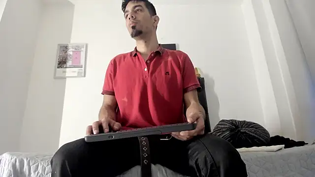 Snapshot of JohanyLatino chatting on March 11, 2025, 11:12 am JohanyLatino online show from March 11, 2025, 11:12 am