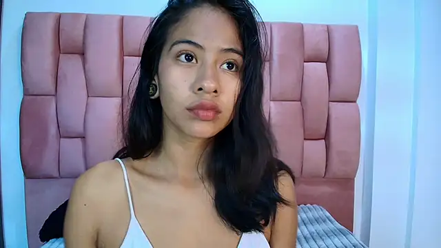 Snapshot of JuliKim_ chatting on March 1, 2026, 1:46 pm JuliKim online show from March 1, 2026, 1:46 pm