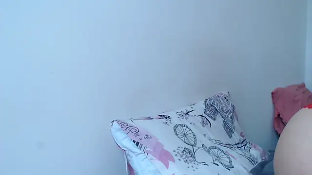 lady hot2xx online show from February 3, 2025, 3:27 pm