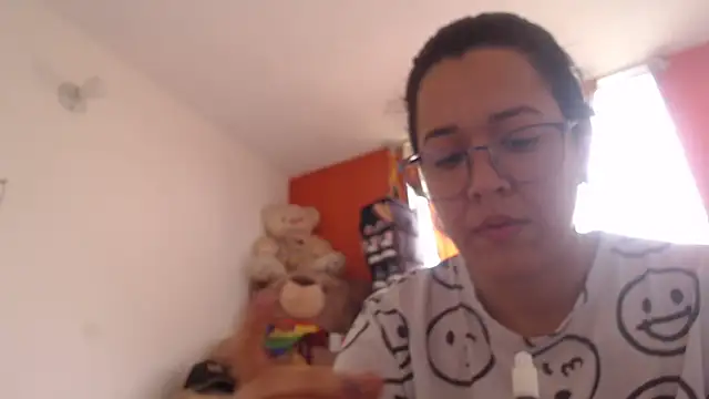 lady hot2xx online show from October 10, 2025, 4:06 pm