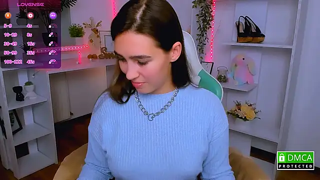  Eliizabeth  online show from November 17, 2025, 9:53 pm