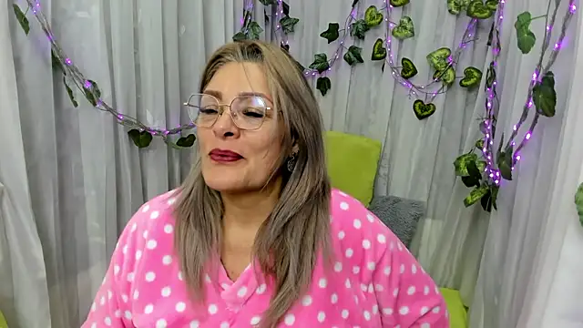 RebeccaThompson online show from October 14, 2025, 2:56 am