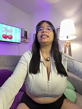 Snapshot of tati_reyess chatting on April 23, 2026, 12:29 pm tati reyess online show from April 23, 2026, 12:29 pm
