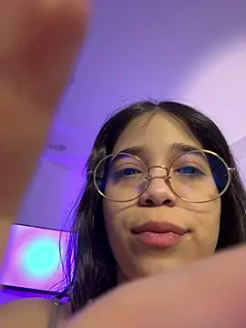 Snapshot of tati_reyess chatting on May 2, 2026, 11:48 am tati reyess online show from May 2, 2026, 11:48 am