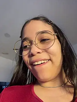 Snapshot of tati_reyess chatting on May 6, 2026, 9:42 pm tati reyess online show from May 6, 2026, 9:42 pm