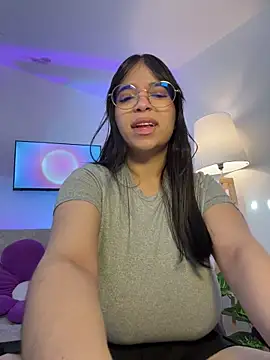Snapshot of tati_reyess chatting on May 22, 2026, 12:22 pm tati reyess online show from May 22, 2026, 12:22 pm