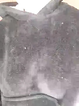 Snapshot of Mayoosh6 chatting on December 29, 2024, 3:11 am Mayoosh6 online show from December 29, 2024, 3:11 am