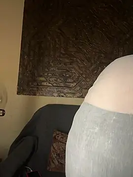 Snapshot of Mayoosh6 chatting on February 10, 2025, 4:04 pm Mayoosh6 online show from February 10, 2025, 4:04 pm