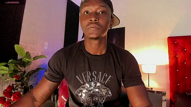 DannSmmith online show from October 25, 2025, 3:47 am