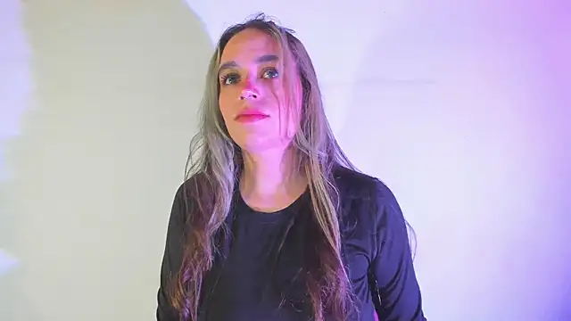 Snapshot of Natalia_Suarez chatting on October 2, 2025, 2:29 am Natalia Suarez online show from October 2, 2025, 2:29 am