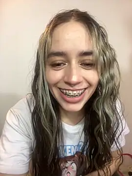 Natalia Suarez online show from November 5, 2025, 12:10 am