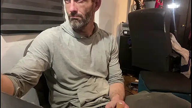 Snapshot of leanjamesdean chatting on December 9, 2024, 1:18 am leanjamesdean online show from December 9, 2024, 1:18 am