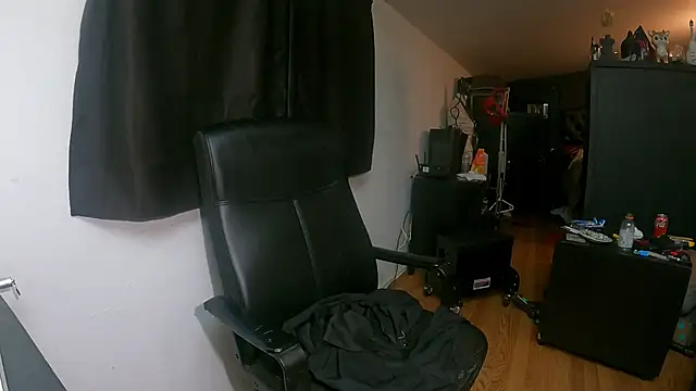 Snapshot of leanjamesdean chatting on March 13, 2025, 1:10 am leanjamesdean online show from March 13, 2025, 1:10 am