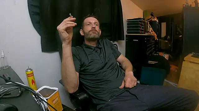 Snapshot of leanjamesdean chatting on October 20, 2025, 5:52 am leanjamesdean online show from October 20, 2025, 5:52 am