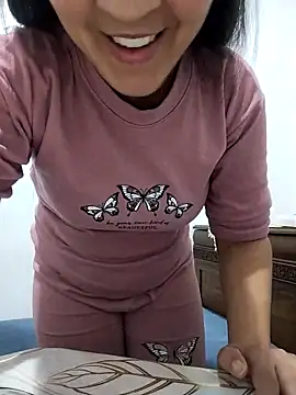 lolo890 online show from April 1, 2026, 11:35 pm