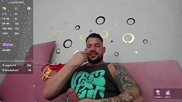 Snapshot of musclemonster31 chatting on January 19, 2025, 8:18 am musclemonster31 online show from January 19, 2025, 8:18 am