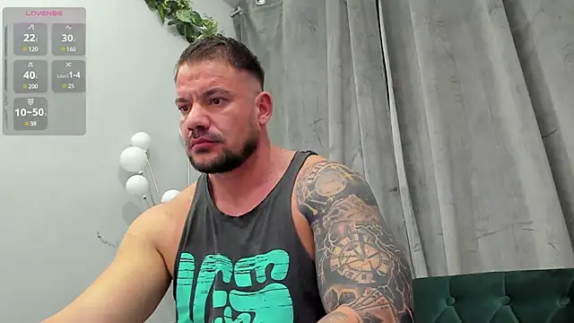 Snapshot of musclemonster31 chatting on February 21, 2025, 5:35 am musclemonster31 online show from February 21, 2025, 5:35 am