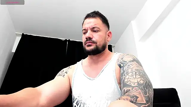 Snapshot of musclemonster31 chatting on October 7, 2025, 10:40 pm musclemonster31 online show from October 7, 2025, 10:40 pm