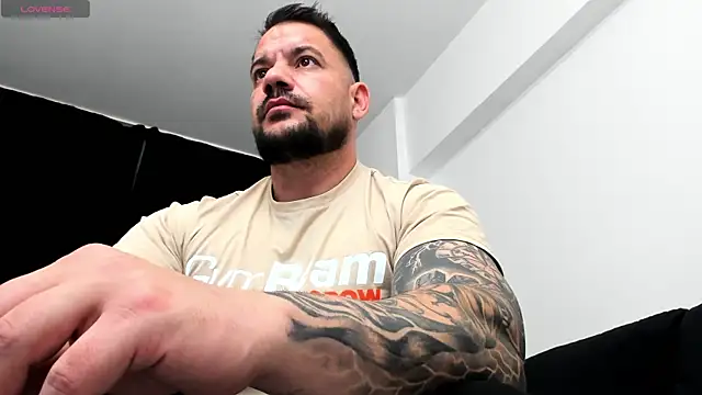Snapshot of musclemonster31 chatting on October 16, 2025, 12:28 pm musclemonster31 online show from October 16, 2025, 12:28 pm