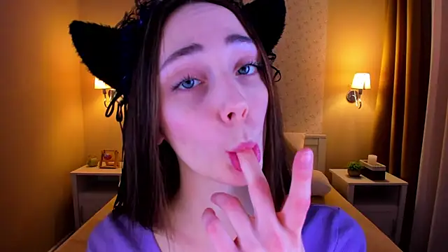 Snapshot of Lexi_Split chatting on February 4, 2025, 6:57 am Lexi Split online show from February 4, 2025, 6:57 am