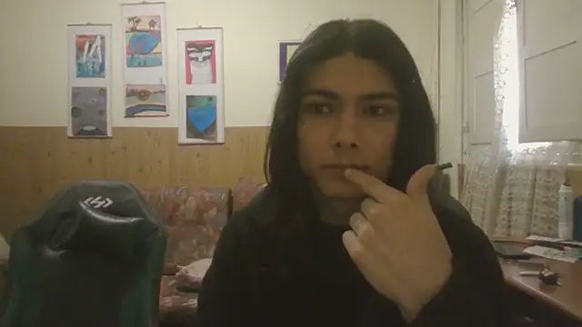 calliemaggotbone online show from November 16, 2025, 1:28 pm