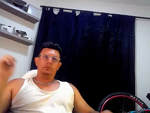 pedropicapi online show from April 12, 2026, 3:22 am
