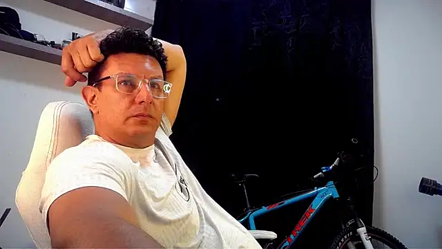 pedropicapi online show from May 4, 2026, 1:56 am