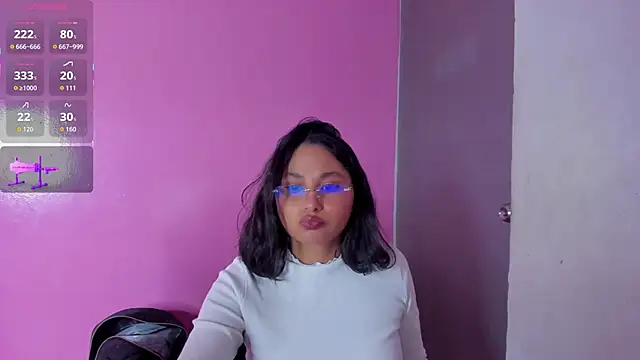 Cuteprincess21 online show from September 19, 2025, 1:18 am