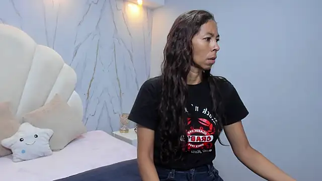 Snapshot of Rosalinda_Cortez chatting on December 30, 2024, 12:20 pm Rosalinda Cortez online show from December 30, 2024, 12:20 pm