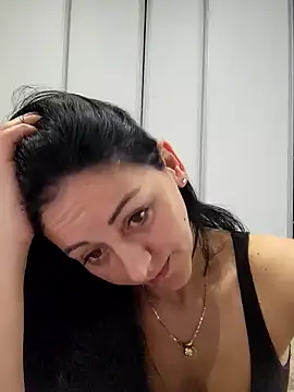 bruneta sexy23 online show from February 1, 2025, 12:16 pm