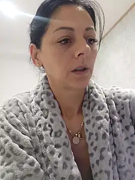 bruneta sexy23 online show from November 15, 2025, 4:10 am