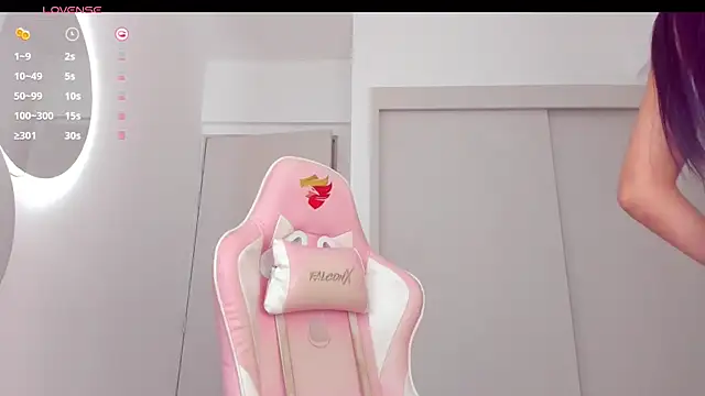 mia yourmommy online show from December 7, 2024, 12:41 am