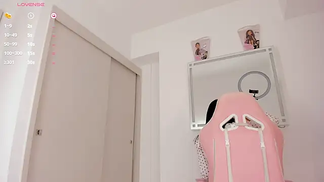 mia yourmommy online show from September 10, 2025, 3:17 am