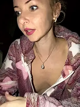 Kristina03 online show from December 21, 2025, 9:33 pm