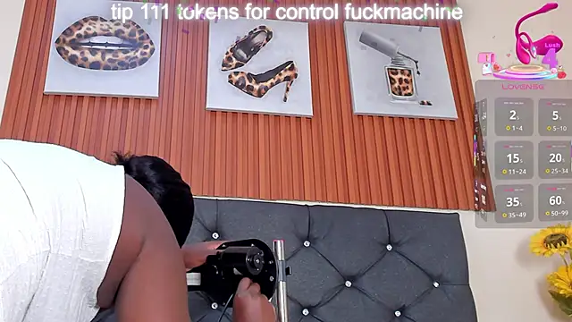 Cristale69 online show from November 7, 2025, 2:11 am