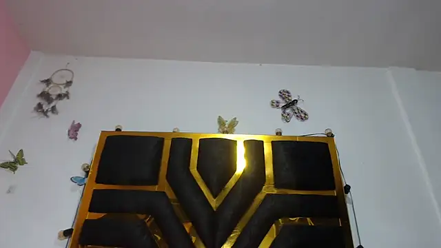 Helennahot online show from September 19, 2025, 12:17 pm