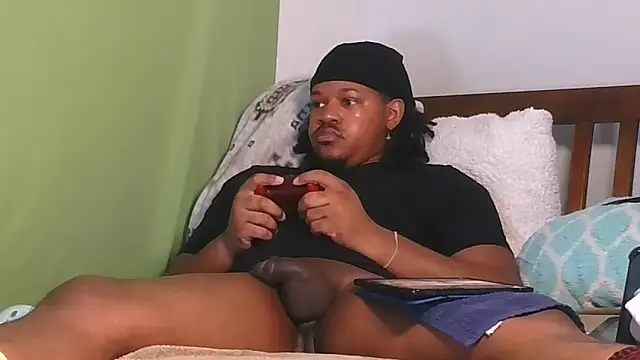 Carolinayoungin online show from October 30, 2025, 7:03 pm