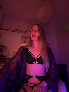 VeraSerephina online show from June 7, 2026, 10:24 pm