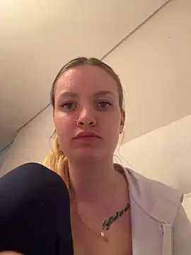 mariemelissah online show from February 26, 2025, 2:03 pm