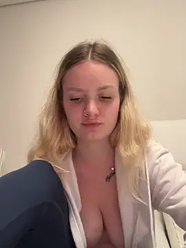 mariemelissah online show from February 27, 2025, 4:10 pm