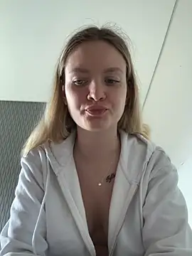 mariemelissah online show from March 22, 2025, 10:28 am