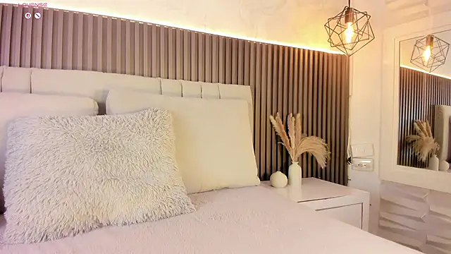 SHANONCLARK online show from October 30, 2025, 7:14 pm