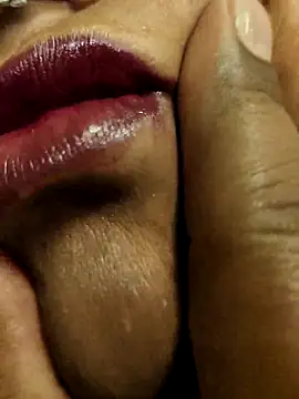 flamingoss online show from October 17, 2025, 8:11 pm