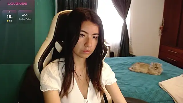 Snapshot of alice_middlee chatting on February 10, 2026, 1:15 pm alice middlee online show from February 10, 2026, 1:15 pm