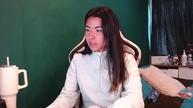 Snapshot of alice_middlee chatting on February 23, 2026, 5:10 pm alice middlee online show from February 23, 2026, 5:10 pm