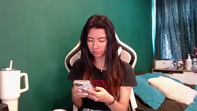 Snapshot of alice_middlee chatting on February 26, 2026, 3:00 pm alice middlee online show from February 26, 2026, 3:00 pm