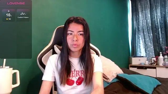 Snapshot of alice_middlee chatting on March 3, 2026, 2:45 pm alice middlee online show from March 3, 2026, 2:45 pm