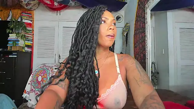 ElizaGrey  online show from October 28, 2025, 1:58 pm