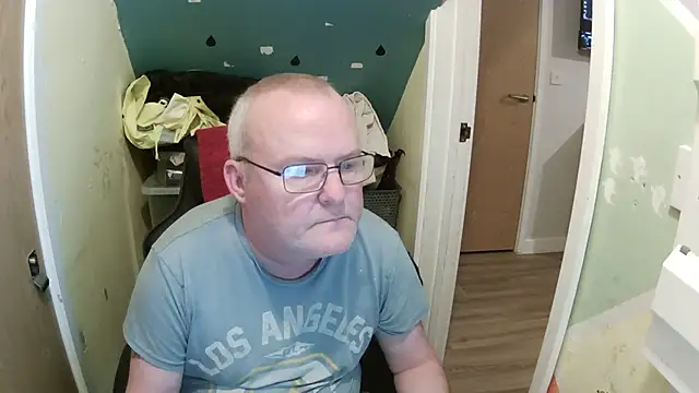 FriendlyDave online show from February 6, 2025, 7:40 pm